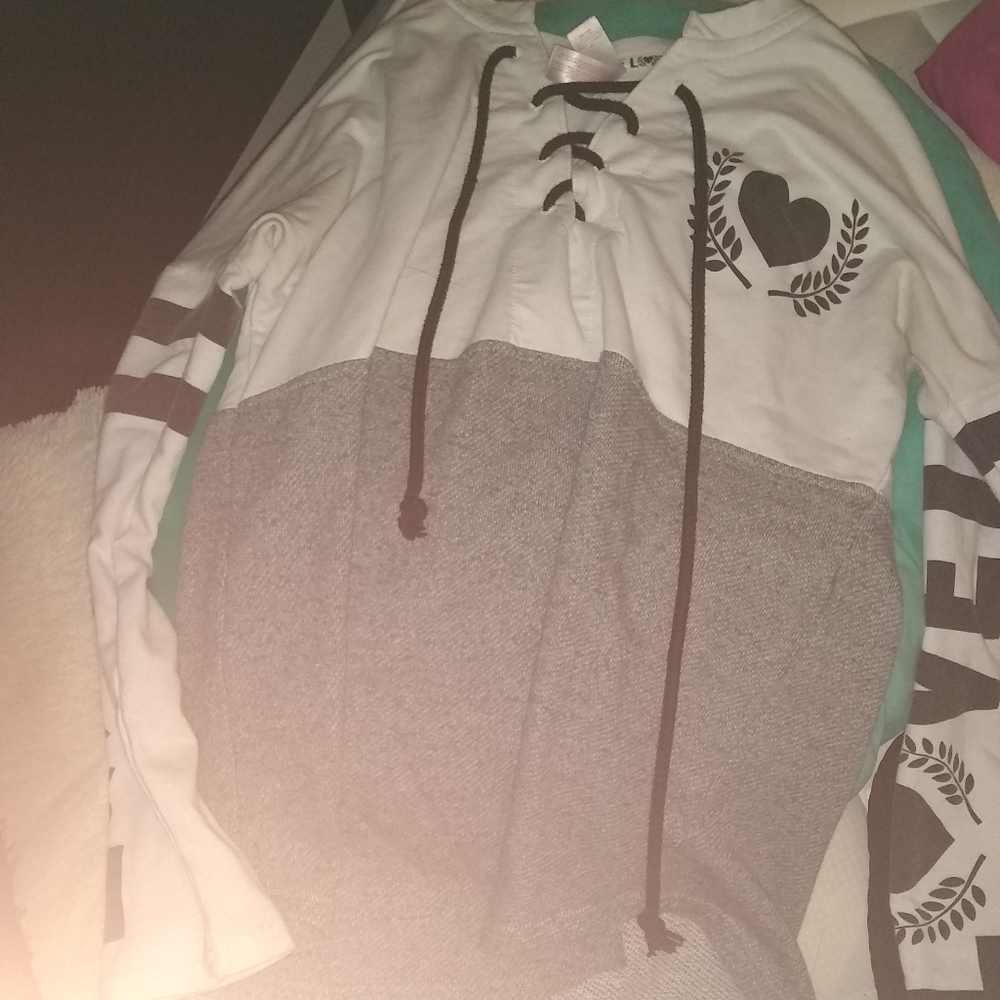 Polyester hoodie size medium (7-8)